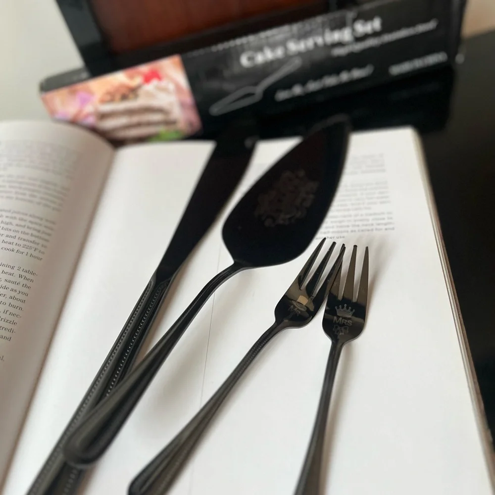 Elegant Black Cake Serving Set 4 pcs